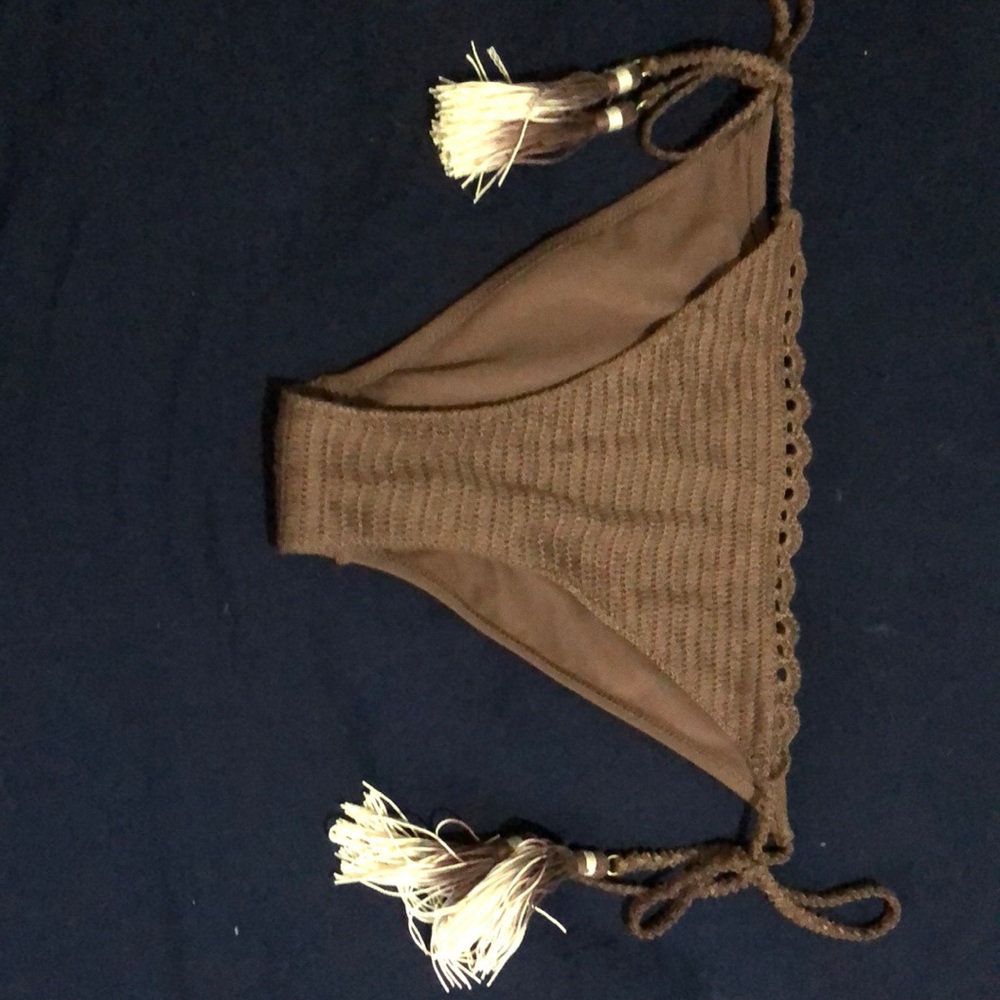*Brand New, Never Worn* H&M Bikini Bottoms